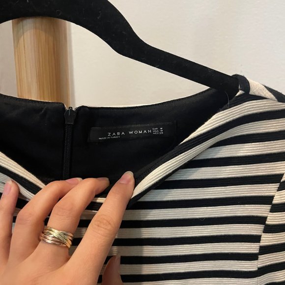 Zara Black and White Striped Flared Dress - Medium - Picture 3 of 4